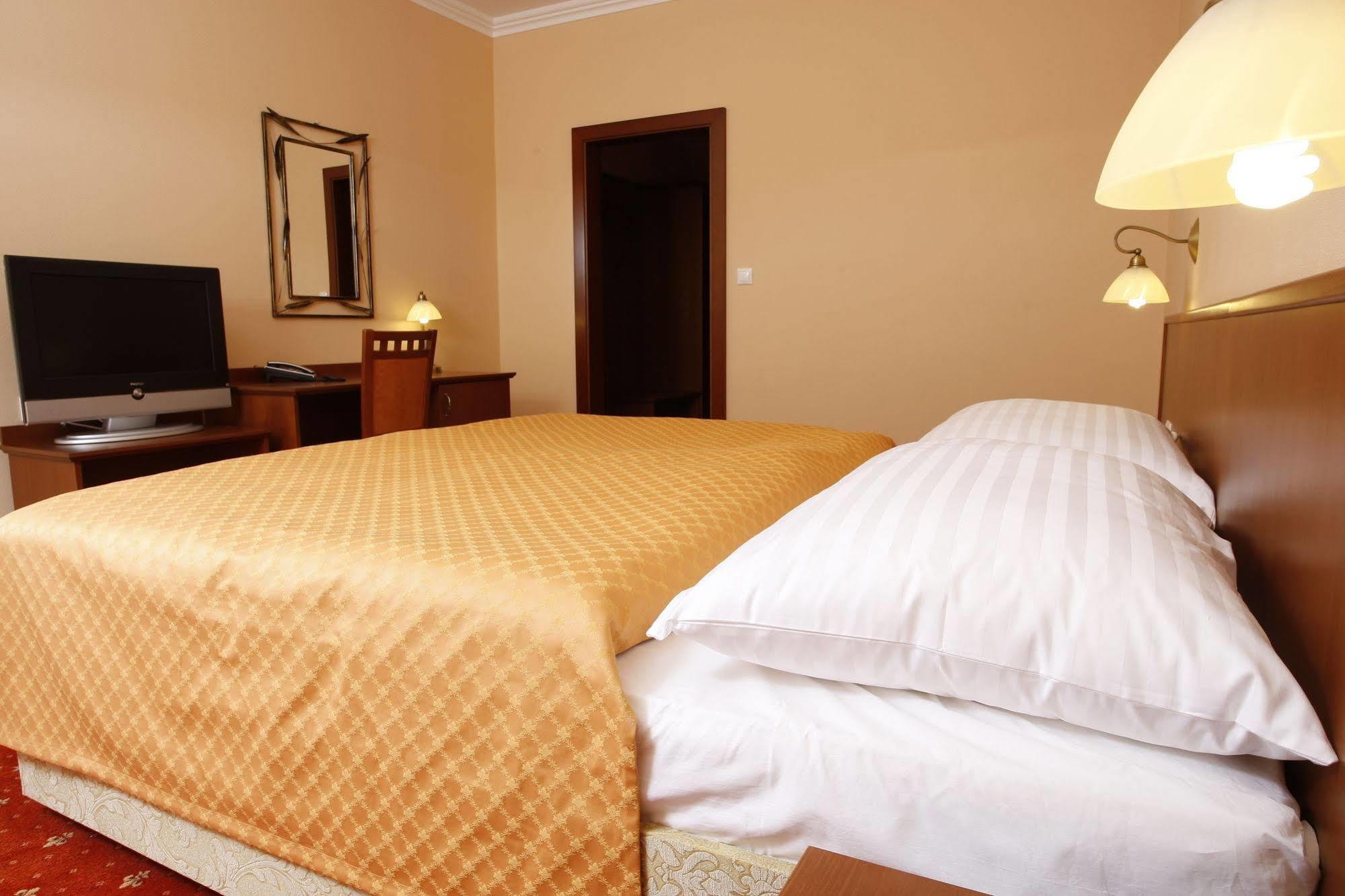 Hotel Majolika モドラ エクステリア 写真